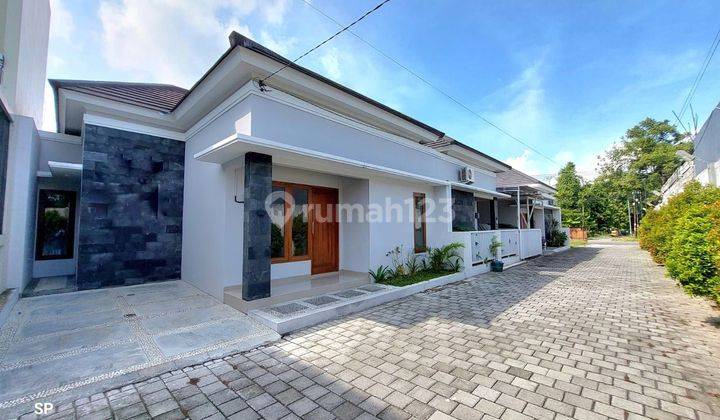 Rumah Mewah Modern Dekat SD Model Wedomartani Sleman 1