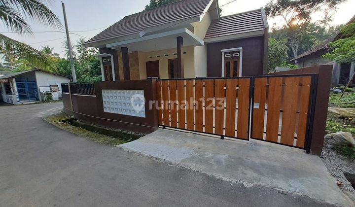 Rumah Hook Asri Modern Barat Cebongan Margomulyo Sleman 2