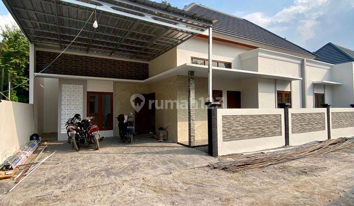 RUMAH MEWAH MODERN SIAP HUNI SLEMAN YOGYAKARTA 1