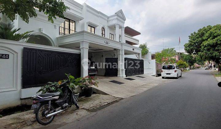 Rumah Mediteranian Kolam Renang di DEKAT KOTA YOGYAKARTA, Sleman 2