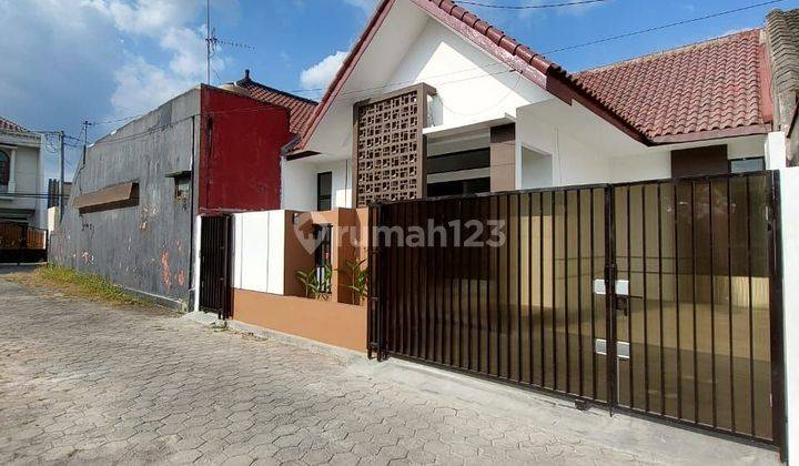 Rumah Modern Luas Jalan Raya Gebang Utara Amikom Yogyakarta 2