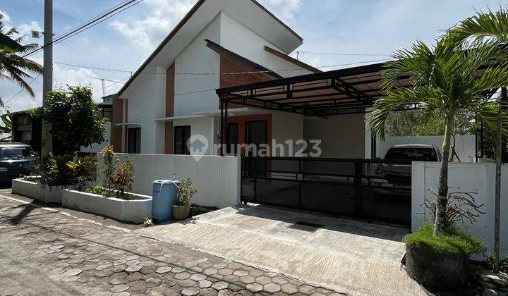 Rumah Scandinavian Tanah Luas Banyuraden Gamping Yogyakarta 1