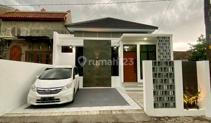 Rumah Modern Siap Huni Di Kampus Uii Jakal Dekat Palagan 1