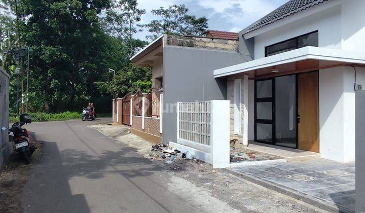 Rumah Modern Siap Huni Di Tirtoadi Mlati Sleman  2