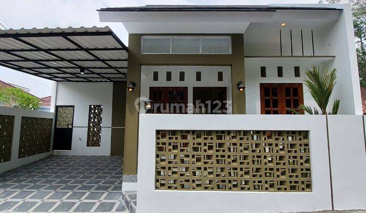 Rumah Modern Baru Ngangkrik Dekat Pasar Sleman 1