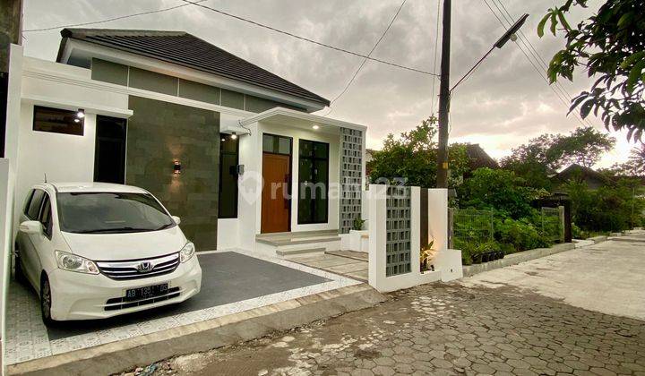 Rumah Modern Siap Huni Di Kampus Uii Jakal Dekat Palagan 2