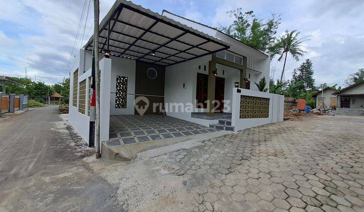 Rumah Cantik Modern Dekat Pasar Sleman Yogyakarta 2