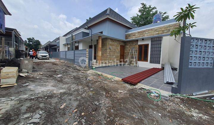 Rumah Modern Elegan Siap Huni Dekat Pasar Jangkang Sleman 1