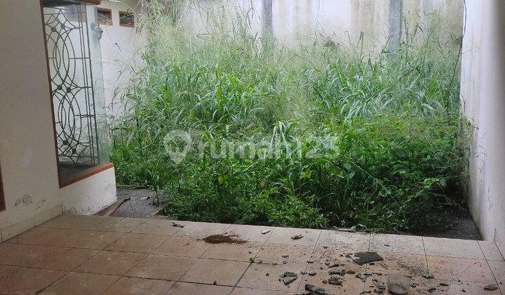 Rumah di Jalan Utama Pondok Hijau, Posisi Depan, SHM 7