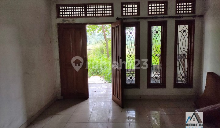 Rumah di Jalan Utama Pondok Hijau, Posisi Depan, SHM 11