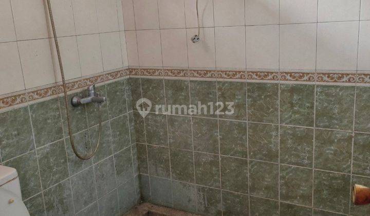 Rumah di Jalan Utama Pondok Hijau, Posisi Depan, SHM 12