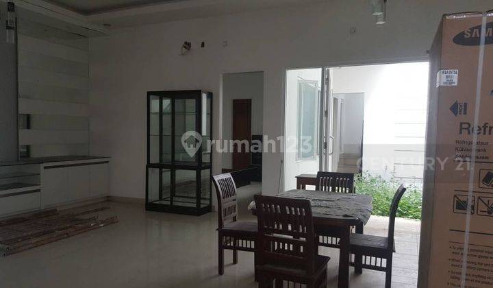 Rumah 2 Lantai Semi Furnished Di Taman Cipto 2