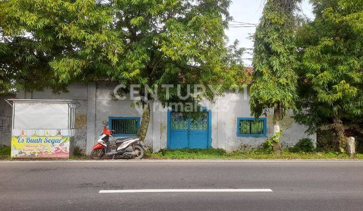 Pekarangan Dan Rumah Kuno Di Astanalanggar Jl. Losari-ciledug 1