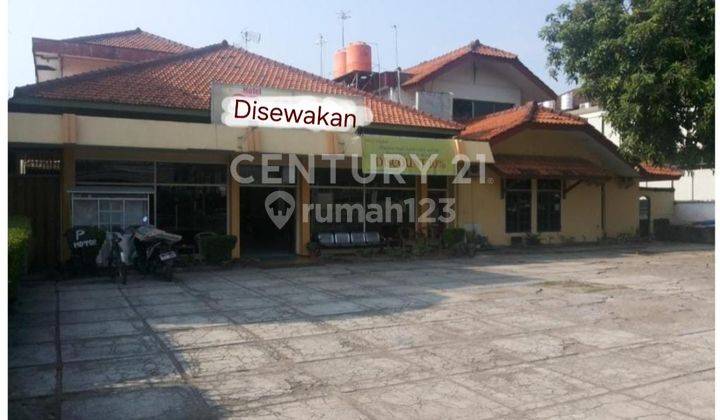 Bangunan Hotel Di Jalan Utama Jl.Tuparev, Cirebon 1