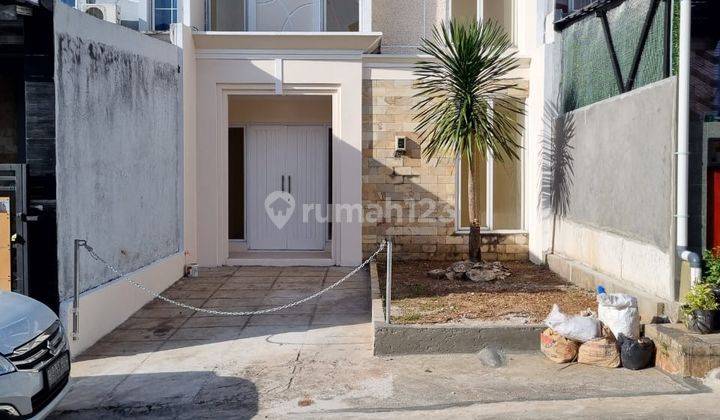 Rumah modern minimalist di Grand Depok City Cluster Akasia 