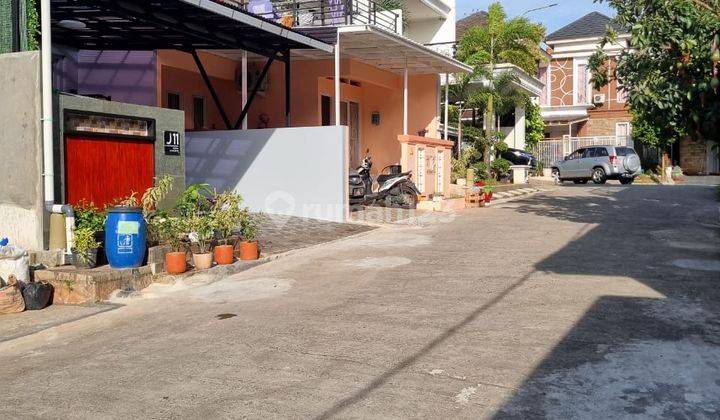 Rumah modern minimalist di Grand Depok City Cluster Akasia 