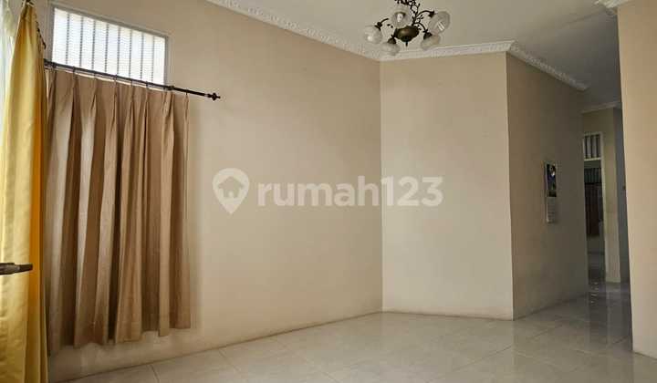 Disewakan Rumah Dalam Perumahan Puri Flamboyan di Rempoa Tangerang Selatan 2