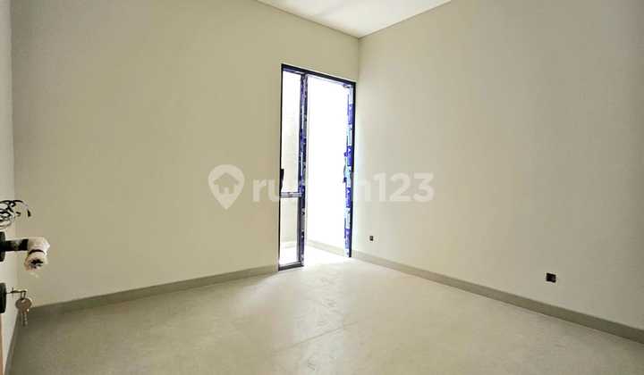 Brand New 4-Unit Strategic House, Suitable for Office and Business in Jatiwaringin, Cipinang, East Jakarta. 2