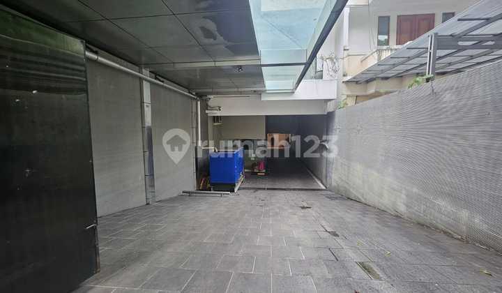 For Sale Exclusive Boarding House on Jl. Wijaya, South Jakarta 2