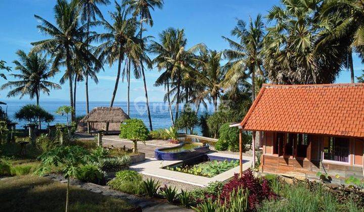 Land for sale with 94 are beachfront villa in Seraya Karangasem 2