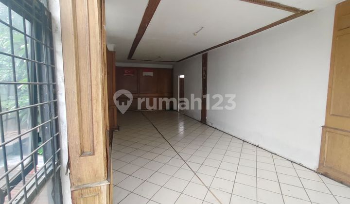 2.5-Story Shop House Highly Strategic on Jl. Otista, East Jakarta 2