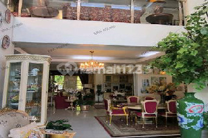 Rumah Duren Sawit 660 M² Ada Kolam Renang 2