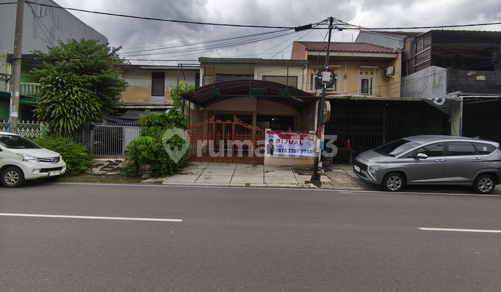 Rumah 2 Lantai Pinggir Jalan Raya Cocok untuk Usaha