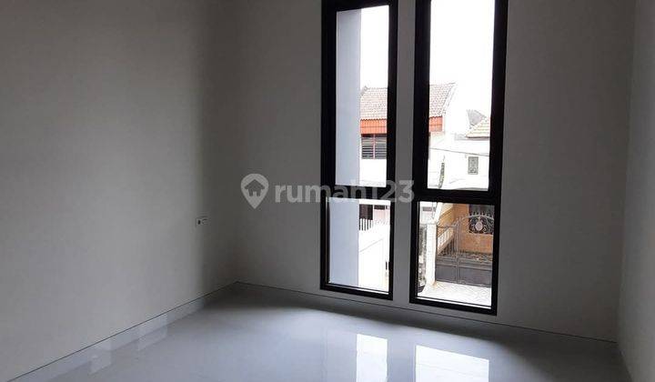 kamar tidur rumah baru gress darmo permai