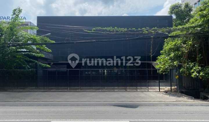 Diponegoro Main Road Commercial Area, Central Surabaya Diponegoro Main Road Commercial Area, Central Surabaya