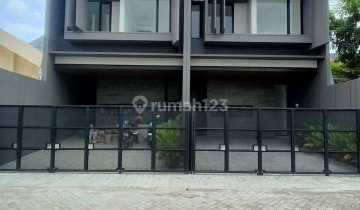 Rumah Baru Modern Manyar Kertoadi Surabaya Timur 1