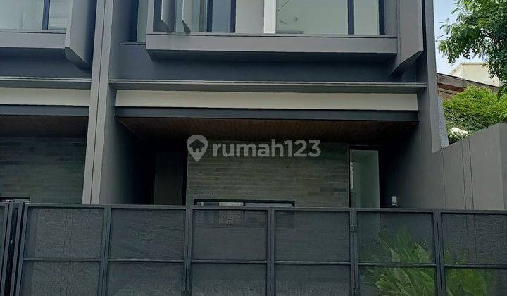 Rumah Baru Modern Manyar Kertoadi Surabaya Timur 2