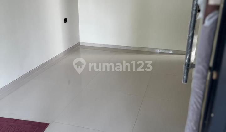 Rumah Baru Gress Modern Minimalis Graha Family Surabaya Barat 2