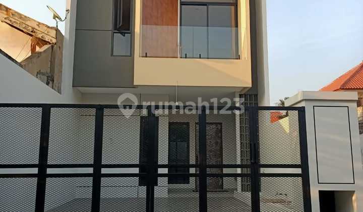 Modern New House Darmo Permai West Surabaya 1
