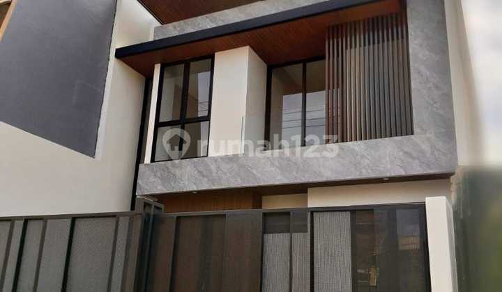 Modern Minimalist New House in Manyar, East Surabaya Modern Minimalist New House in Manyar, East Surabaya