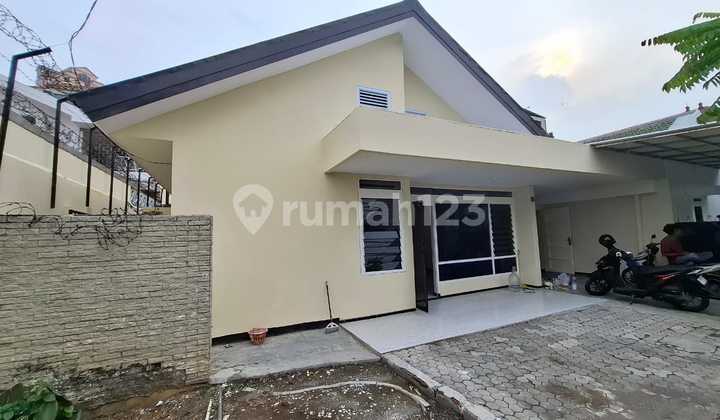 Ready-to-Occupy 1-Story House in Darmo Permai Near West Surabaya Toll Access