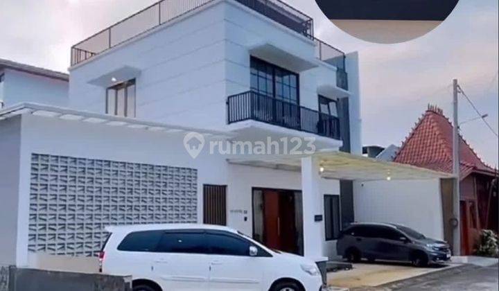 Villa Bangunan Baru 3 Lantai Pesanggrahan Batu Malang 1