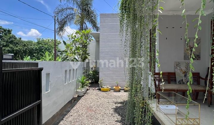 1-story neat and sturdy house 2