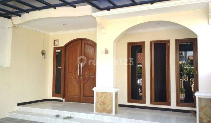 Rumah 2lt di komplek Griya 2 Cinere 1