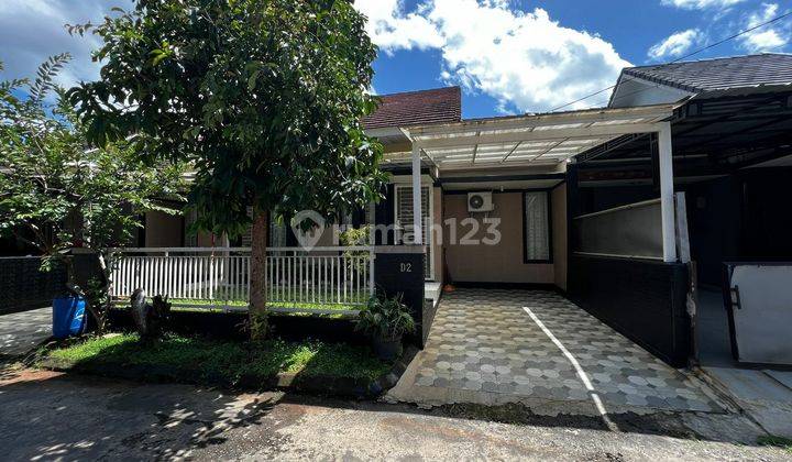 Rumah 1lt ada halaman depan dan belakang 1