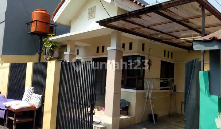 Rumah 1 Lt Ada Kontrakannya 2 Pintu
