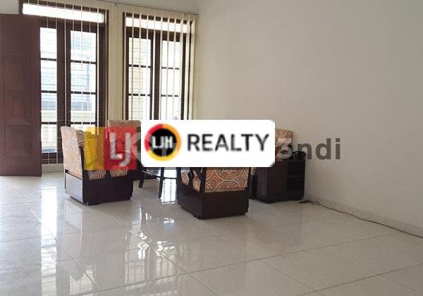 For Sale / For Rent House in Sompok Lama, Semarang. Rental price IDR 85 million/year. 1