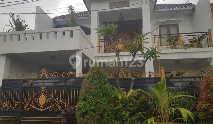 Beautiful House on Jl. Camar, Bintaro Sector 3, opposite Plaza Bintaro, 7 minutes from Pondok Ranji Station, 7 minutes from Bintaro-Serpong Toll Road.