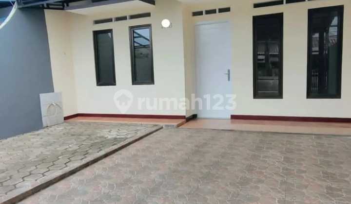 Beautiful House, For Sale Cheap, Bukit Nusa Indah Housing, Serua, Ciputat, Flood-Free, Close to Ciputat Market, Near Sudimara Station, Near Bintaro Exchange Mall, 2