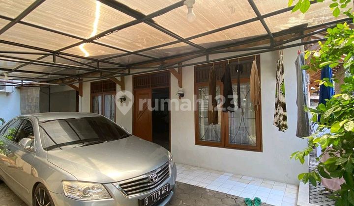 Affordable House, East Cucur Street Bintaro Sector 4, 7 Minutes to Plaza Bintaro, 7 Minutes to Pondok Ranji Station, 5 Minutes to Bintaro-Serpong Toll Gate, and 7 Minutes to Pondok Aren General Hospital. 2