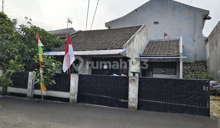 Disewakan Rmh Murah,Jl.gurita,******** Jurang Mangu Indah,Dibelakang Swalayan Harmony,Samping Kampus Stan Bintaro,7 Menit ke Plaza Bintaro,10 Menit ke Stasiun Pondok Ranji,10 Menit ke Pasar Modern Ceger Raya-Pondok Aren, 2