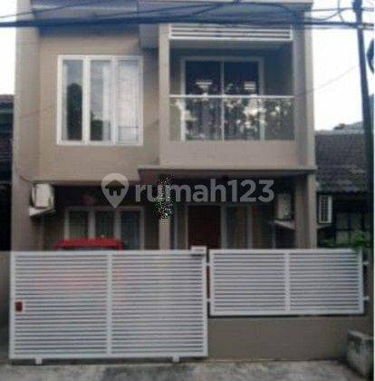 Rumah 2 Lantai Atap Sudah Baja Ringan Lantai Granit di Bintaro Sek 4 1