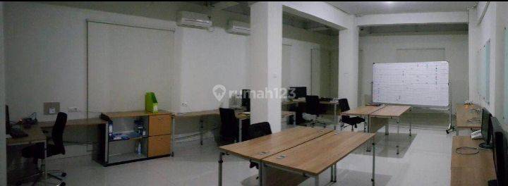 R Ruko di Raya Dr. Sutomo Pusat kota 2