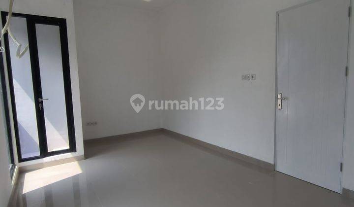 Rumah Hook Di Simpang Darmo Permai Spec Istimewa  2