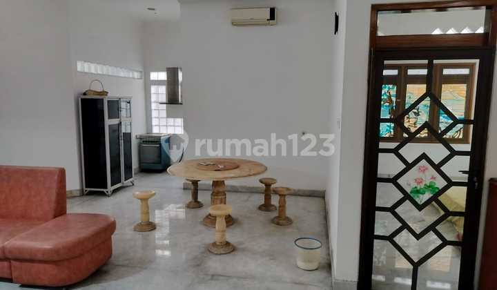 For Sale / For Rent House In Rungkut Asri Suitable For Business 2