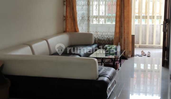 For Sale: Single-Story House in the Karangempat Street Area. 2